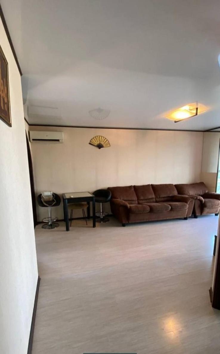 Проспект Мира 35 Апартаменты Krivoy Rog Exterior foto