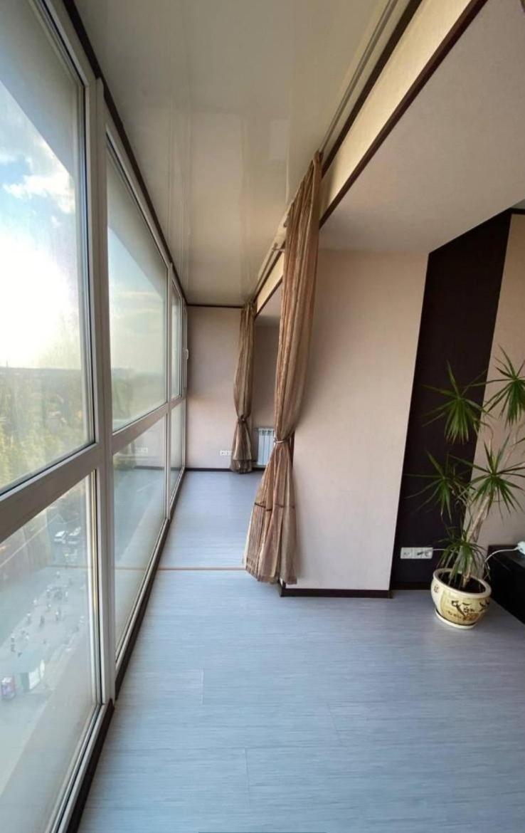 Проспект Мира 35 Апартаменты Krivoy Rog Exterior foto